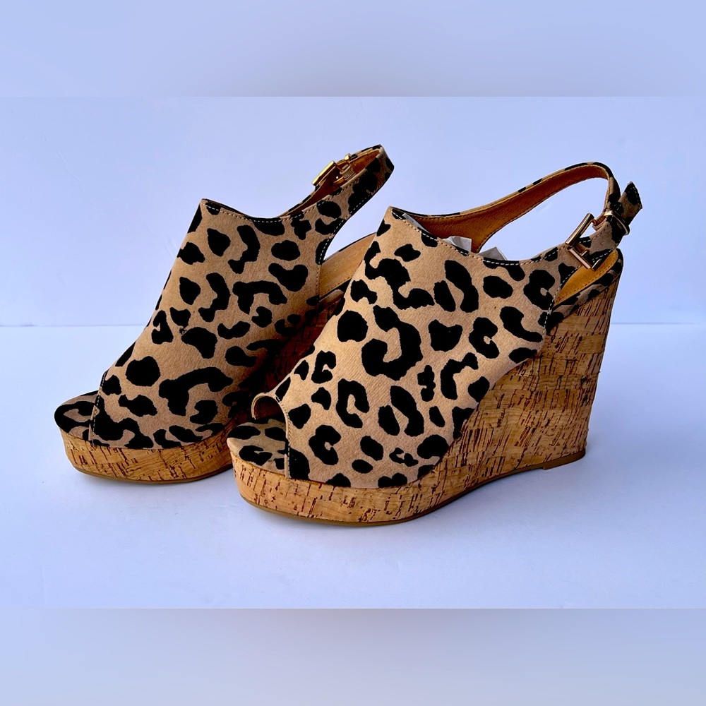 Leopard print, open toe, backstrap, buckle, cork women sandals size 10